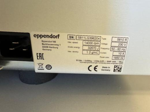 Eppendorf 5810R Refrigerated Benchtop Centrifuge with 14,200 rpm and 32,870 x g RCF-cover