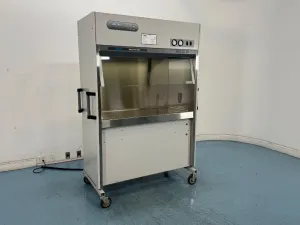 Labconco PuriCare Series Vertical Laminar Flow Station for Contamination Control, 2 of 4