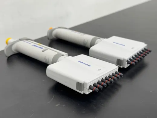 Eppendorf Research Plus Multichannel Adjustable Volume Pipettes – Set of 2