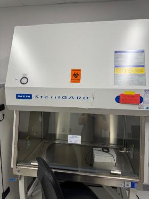 Baker SterilGARD SG404 4-Foot Class II Biosafety Cabinet for Laboratory Containment-cover