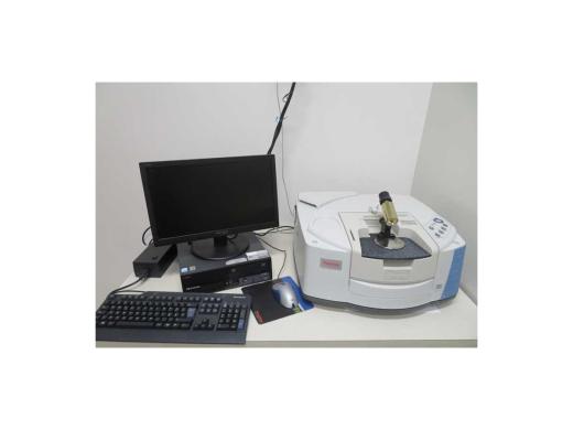 Thermo Scientific Nicolet iS10 FT-IR Spectrometer