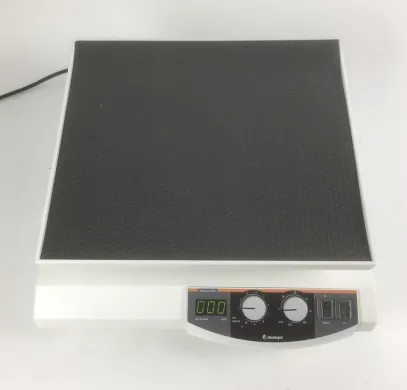 Heidolph Polymax 2040 Platform Shaker with 5° Tilt Angle, Shakers