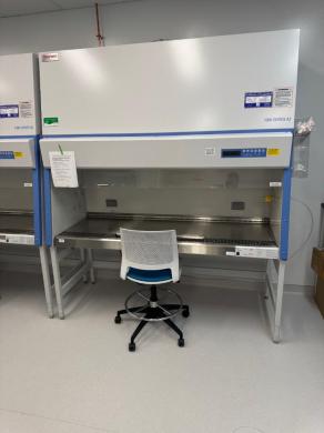 Thermo Fisher 1300 Series A2 6-Foot Class II Biological Safety Cabinet-cover