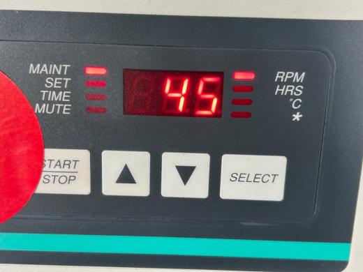 New Brunswick Innova 2100 Open Air Platform Shaker for Laboratory Mixing-cover