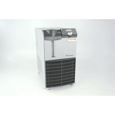 Thermo Neslab ThermoFlex 900 Recirculating Chiller 900W 5°C - 40°C-cover