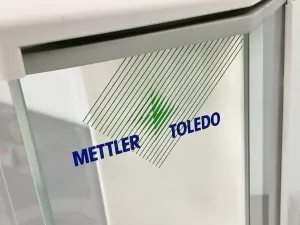Mettler Toledo AG285 Analytical Balance with 0.01 mg Readability and Draft Shield, 7 of 10