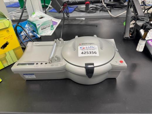 Invitrogen iBlot Gel Transfer Device for Rapid Protein Transfer in Western Blotting-cover