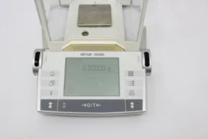 Mettler-Toledo AX205 Analytical Balance 220g 0.01mg with Internal Calibration and Draft Shield Doors, 7 of 11