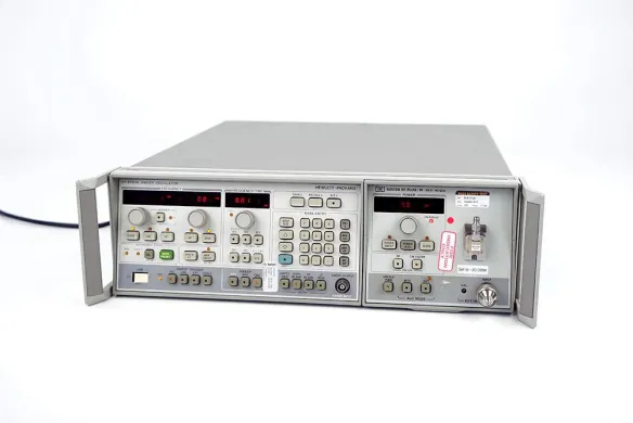 HP 8350B Sweep Oscillator with 83572B RF Plug-In, 26.5–40 GHz