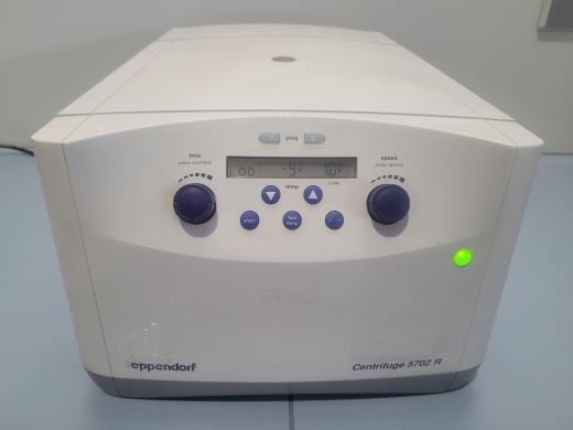 EPPENDORF 5702R Refrigerated Centrifuge with A-4-38 Rotor-cover