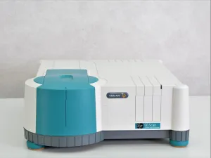 Varian Cary 50 UV-Vis Spectrophotometer for Absorption and Concentration Analysis, 2 of 8
