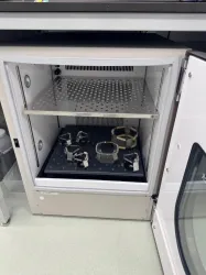 New Brunswick Innova 42 Temperature-Controlled Incubator Shaker for Cell Culture, 4 of 4