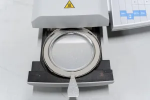 Mettler HR73-P Halogen Moisture Balance with Integrated Scale, 3 of 7