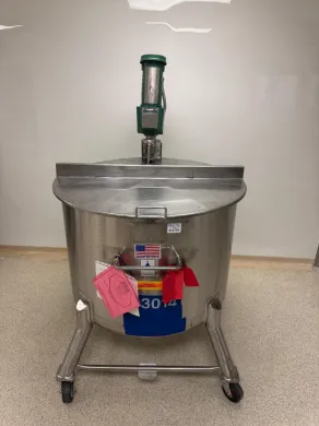 Precision Stainless 600L Stainless Steel Mixing Tank with Lightnin Mixer