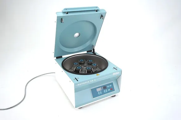 Hettich Rotofix 32A Benchtop Centrifuge with 1619 Rotor and 1681 Buckets