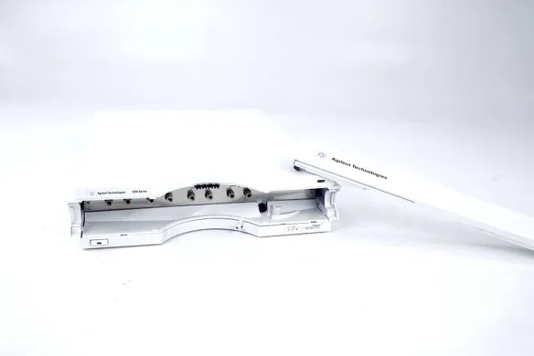 Agilent G1322A 1200 Series HPLC Online Vacuum Degasser