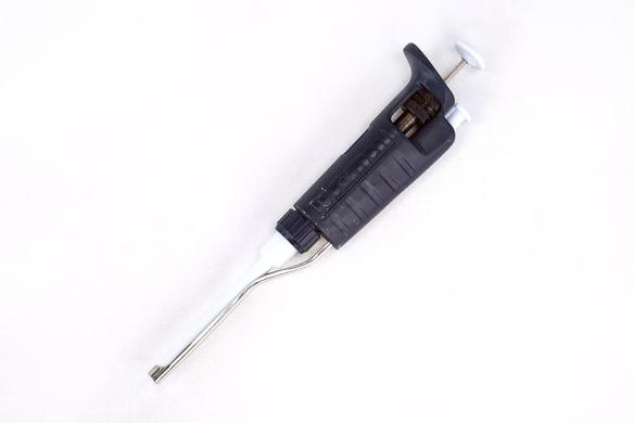 Gilson Pipetman P200 Manual Single-Channel Pipette, 20–200 µL-cover