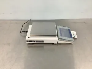 Mettler Toledo XP4002S High-Capacity Precision Laboratory Balance with Touchscreen, 3 of 10