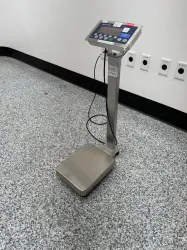 Mettler Toledo Digital Floor Scale for Precision Industrial Weighing, 2 of 4