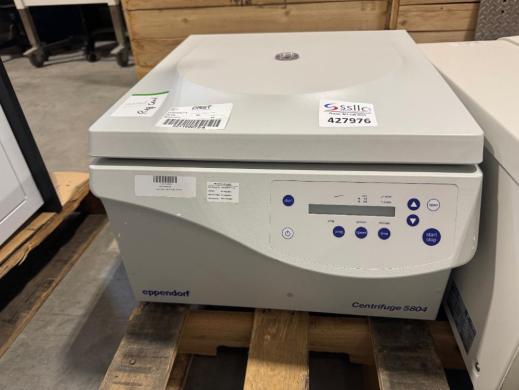 Eppendorf 5804 Benchtop Centrifuge with Digital Control Panel-cover
