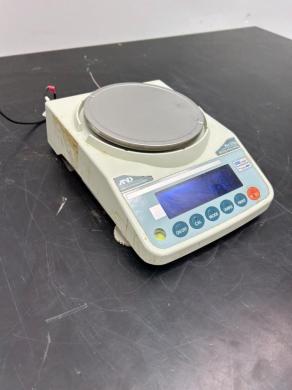A&D FX-i Series Precision Balance with Digital Display and Compact Footprint-cover