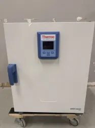 Thermo Scientific Heratherm OMS100 Mechanical Convection Oven 50–250°C, 104L Capacity, 2 of 4