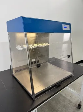 VWR 3' PCR Workstation