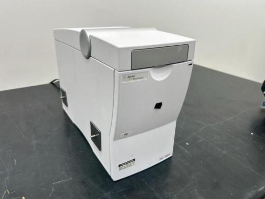 Agilent Bioanalyzer 2100 G2939B Microfluidics-Based Nucleic Acid and Protein Analyzer-cover