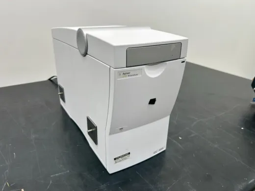 Agilent Bioanalyzer 2100 G2939B Microfluidics-Based Nucleic Acid and Protein Analyzer