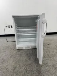 Thermo Fisher Scientific 05LREEFSA Undercounter Refrigerator, 2 of 3