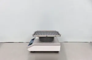 Thermo Scientific Digital Platform Rocker with Adjustable Speed and Tilt for Precise Laboratory Agitation, 3 of 9