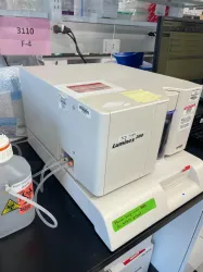 Luminex 200 Analyzer Multiplex Immunoassay and Flow Cytometry System, 2 of 3