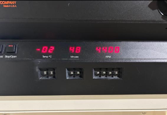 IEC Centra-8R Refrigerated Benchtop Centrifuge with 218 Swing-Out Rotor and Accessories-cover