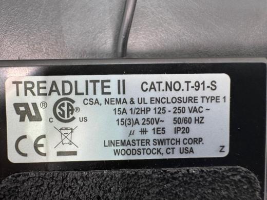 WPI Evom Voltammeter Model EVM-M-T-03-01 with Touchscreen and Treadlite II Footswitch-cover