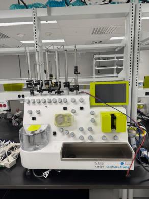 Miltenyi CliniMACS Prodigy Automated Cell Processing Platform with Integrated Peristaltic Pump-cover
