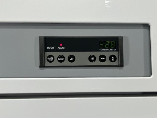 PHCbi MDF-U731M-PA Biomedical Upright Freezer with Digital Temperature Control-cover