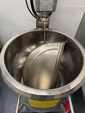 Lee Industries Stainless Steel Mixing Tank with Lightnin XJ-104S Mixer Agitator-cover