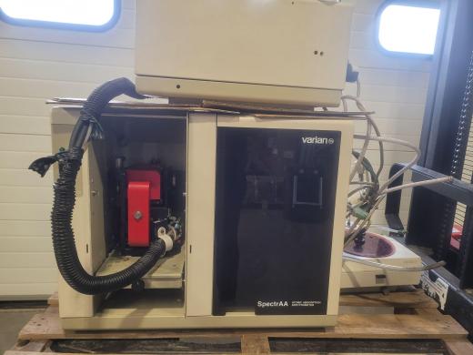 Varian SpectrAA 220 Atomic Absorption Spectrometer with GTA 110 Graphite Furnace and SPS 5 Autosampler-cover