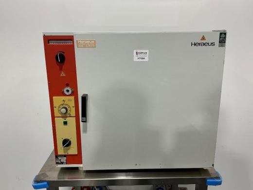 Heraeus B5050E Laboratory Drying Oven with Stainless Steel Interior and Adjustable Shelving-cover