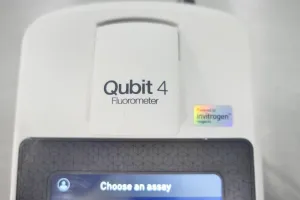 Thermo Fisher Qubit 4 Fluorometer for DNA, RNA, and Protein Quantification, 12 of 13