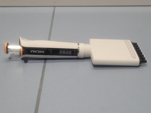 SARTORIUS BIOHIT 8-channel mechanical pipette - 30 to 300 μl-cover