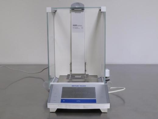 Mettler Toledo XS205DU Semi-Micro Analytical Balance with FACT Calibration-cover