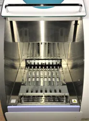 Roche MagNA Pure Compact Automated Nucleic Acid Isolation System, 5 of 24