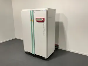 MMM Medcenter Incucell 707 Laboratory Incubator with Digital Temperature Control, 2 of 4