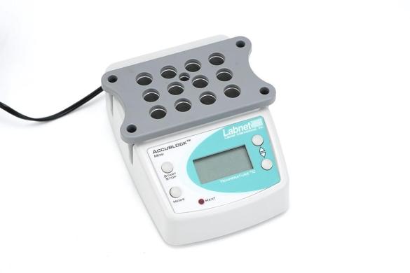Labnet AccuBlock Mini Digital Dry Bath Incubator D0100-230V, 12 x 1.5 mL Heating Block, +5 to +100 °C