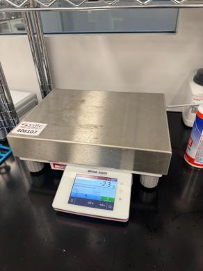 Mettler Toledo XSR32001L High-Accuracy Digital Laboratory Scale-cover