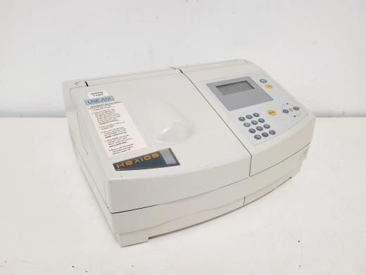 Unicam Helios Gamma UV-Vis Spectrophotometer Lab-cover