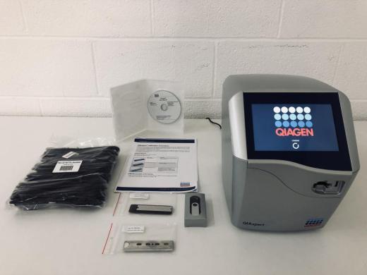 Qiagen QIAxpert UV/Vis Spectrophotometer for Nucleic Acid and Protein Quantification-cover