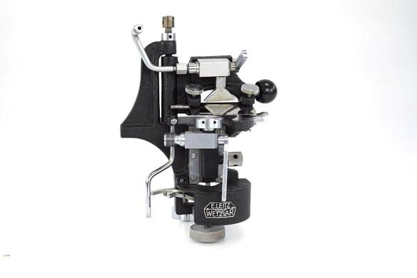 Leitz 20945 Antique Screw Microtome-cover