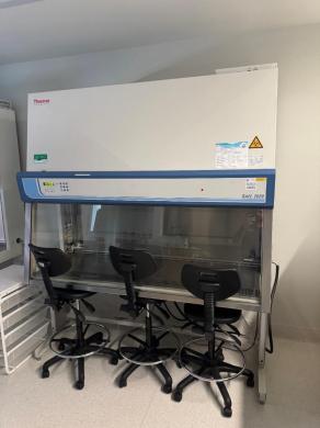 Thermo Fisher Scientific Thermo Safe 2020 S2020 1.8 Class II Type A2 Biosafety Cabinet-cover